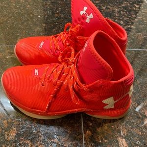 Boys Youth Under Armour Steph Curry size 6.5Y red orange hightop